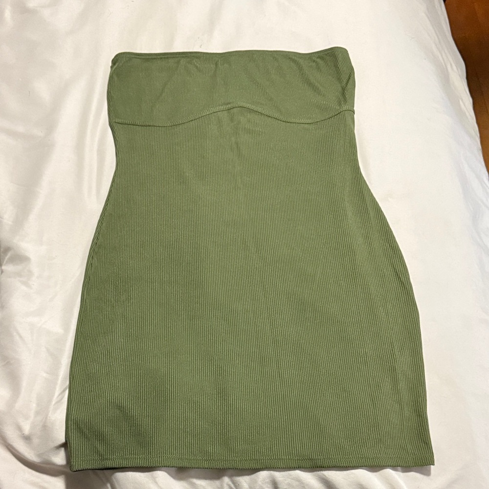 PrettyLittleThing Olive Strapless Dress